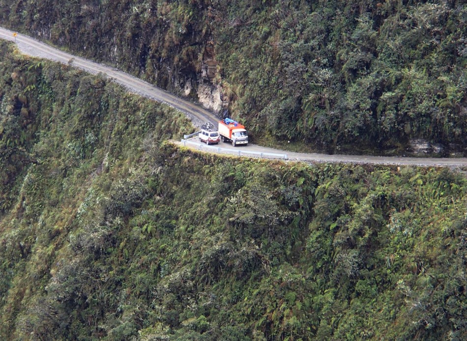 6 Most Dangerous Roads Around The World Tripbeam 6 Most Dangerous Roads Around The World Tripbeam