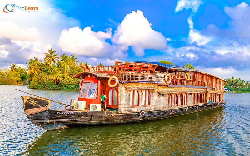 The Keralan Backwaters offer Cruising