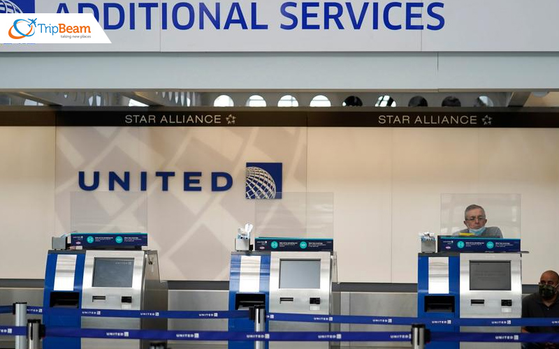 How exactly the United Airlines Minor policy works